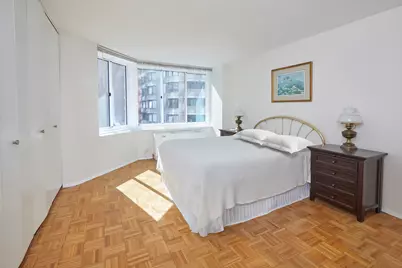 61 W 62nd Street #4E, New York, NY 10023 - Photo 3