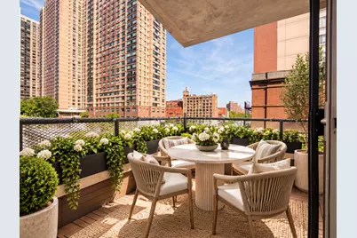 300 E 95th Street #5A, New York, NY 10128 - Photo 3