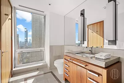 400 5th Avenue #45G, New York, NY 10018 - Photo 5
