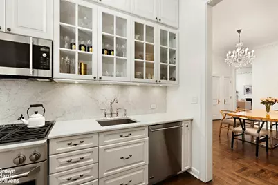 180 W 58th Street #5A, New York, NY 10019 - Photo 5