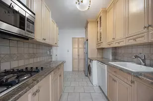 300 E 74th St, New York City, NY 10021 - Photo 7