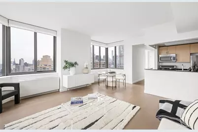 561 10th Avenue #34J, New York City, NY 10036 - Photo 3