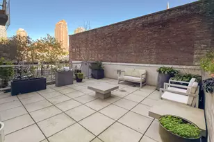 10-17 Jackson Ave, New York City, NY 11101 - Photo 19