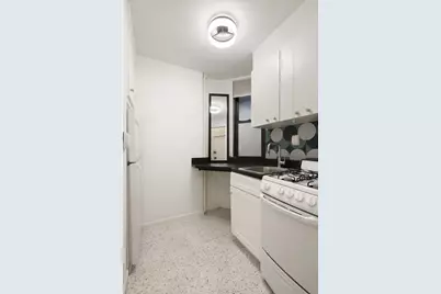 431 W 54th Street #1A, New York, NY 10019 - Photo 5