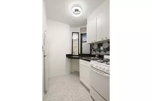 431 W 54th St, New York, NY 10019 - Photo 5