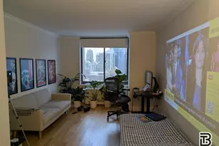 235 W 48th St, New York, NY 10036 - Photo 3
