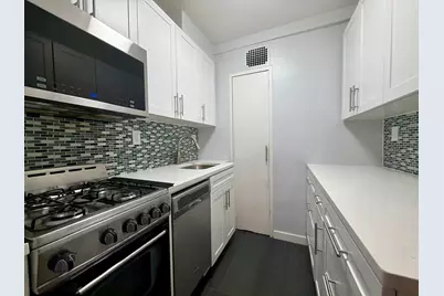150 E 61st Street #7K, New York, NY 10065 - Photo 5