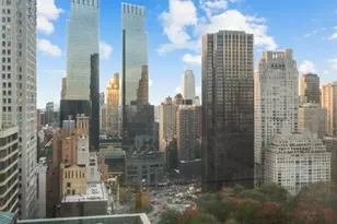 160 Central Park S, New York, NY 10019 - Photo 29