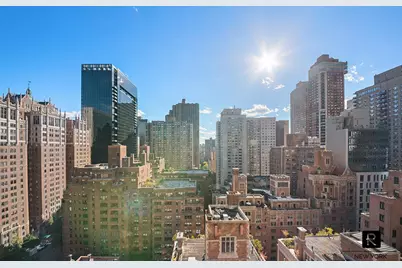 320 E 42nd Street #1918, New York City, NY 10017 - Photo 11