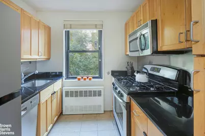301 E 69th Street #3F, New York City, NY 10021 - Photo 3