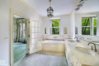 438 E 88th Street, New York City, NY 10128 - Photo 11