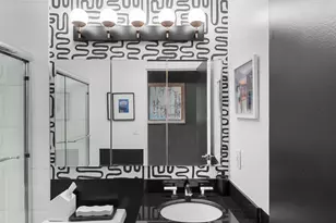 310 E 46th St, New York City, NY 10017 - Photo 3