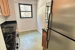 350 W 51st St, New York, NY 10019 - Photo 5