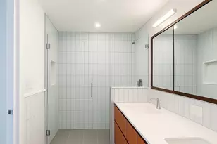 21-30 44th Dr, Long Island City, NY 11101 - Photo 5