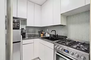 55 E 9th St, New York City, NY 10003 - Photo 3