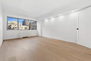 321 E 48th St, New York, NY 10017 - Photo 1