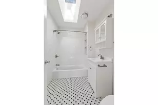 647 10th St, New York City, NY 11215 - Photo 11