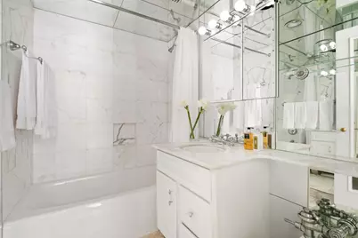111 E 56th Street #1202, New York, NY 10022 - Photo 5