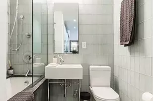 310 E 40th St, New York City, NY 10016 - Photo 11