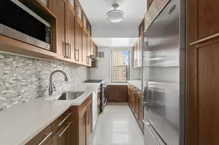 500 E 83rd St, New York City, NY 10028 - Photo 3