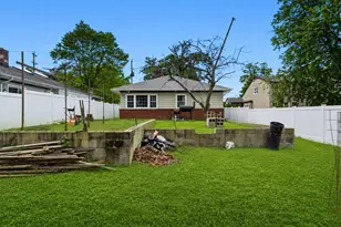 11-42 Bay 25th St, Far Rockaway, NY 11691 - Photo 13
