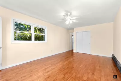 171 Rochelle Street, New York City, NY 10464 - Photo 9