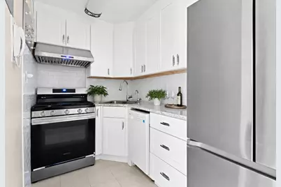 370 E 76th Street #C204C, New York, NY 10021 - Photo 3