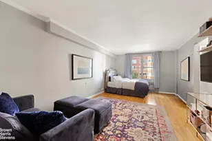 305 E 72nd St, New York City, NY 10021 - Photo 1