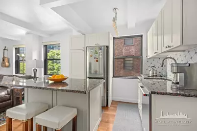 235 E 49th Street #8C, New York City, NY 10017 - Photo 3