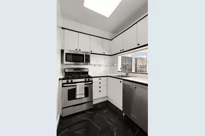 150 W 56th Street #5506, New York City, NY 10019 - Photo 5