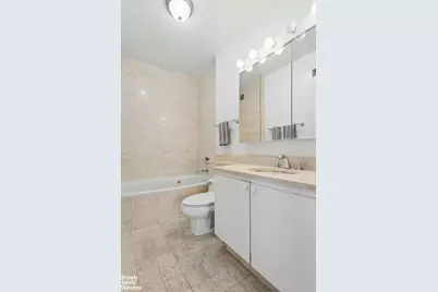 200 E 61st Street #11D, New York, NY 10065 - Photo 7