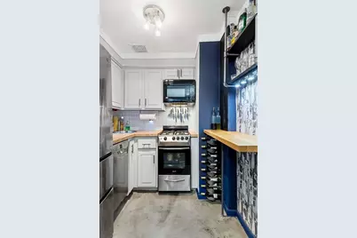 252 W 74th Street #1, New York City, NY 10023 - Photo 5