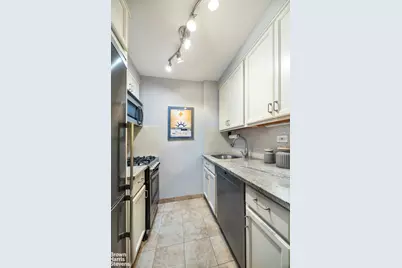 415 E 85th Street #8A, New York, NY 10028 - Photo 3