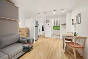 315 W 55th St, New York City, NY 10019 - Photo 1