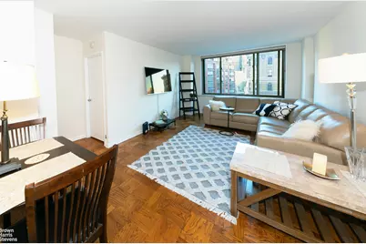 2025 Broadway #14E, New York, NY 10023 - Photo 1