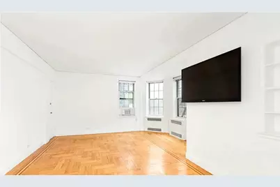 25 Minetta Lane #2L, New York City, NY 10012 - Photo 1