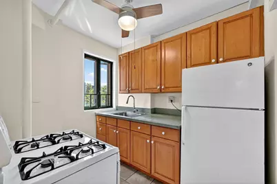 1555 Unionport Road #7B, New York City, NY 10462 - Photo 1