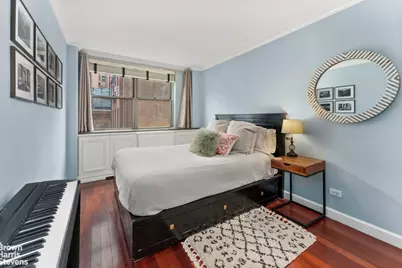 32 Gramercy Park S #5F, New York City, NY 10003 - Photo 1