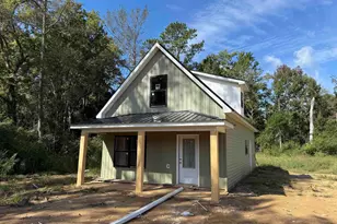 402 S Magnolia Ave, Andrews, SC 29510 - Photo 1