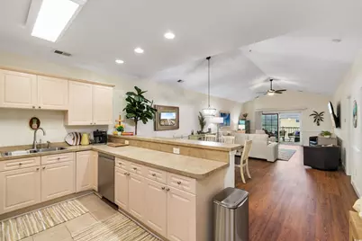 4843 Luster Leaf Circle #Unit 402, Myrtle Beach, SC 29577 - Photo 3