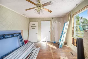 307 E Lloyd St, Mullins, SC 29574 - Photo 9