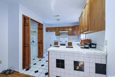 5704 N N Kings Hwy., Myrtle Beach, SC 29577 - Photo 9