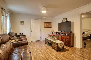 215 W James St, Mullins, SC 29574 - Photo 5