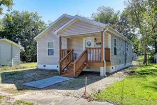 215 W James St, Mullins, SC 29574 - Photo 1