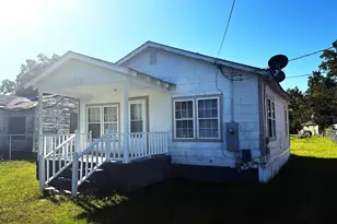 319 Scott St, Lake City, SC 29560 - Photo 3