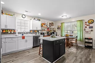 305 Woodrow St, Tabor City, NC 28463 - Photo 15