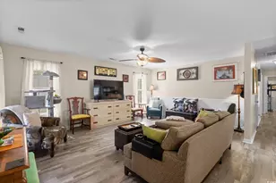 305 Woodrow St, Tabor City, NC 28463 - Photo 9