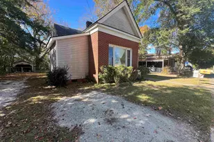 110 Gordon St, Kingstree, SC 29556 - Photo 3