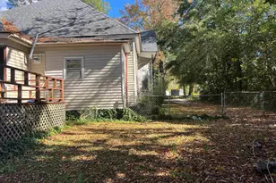 110 Gordon St, Kingstree, SC 29556 - Photo 5