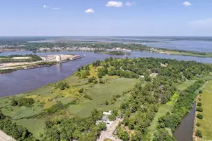 610 Bayview Dr, Georgetown, SC 29440 - Photo 23